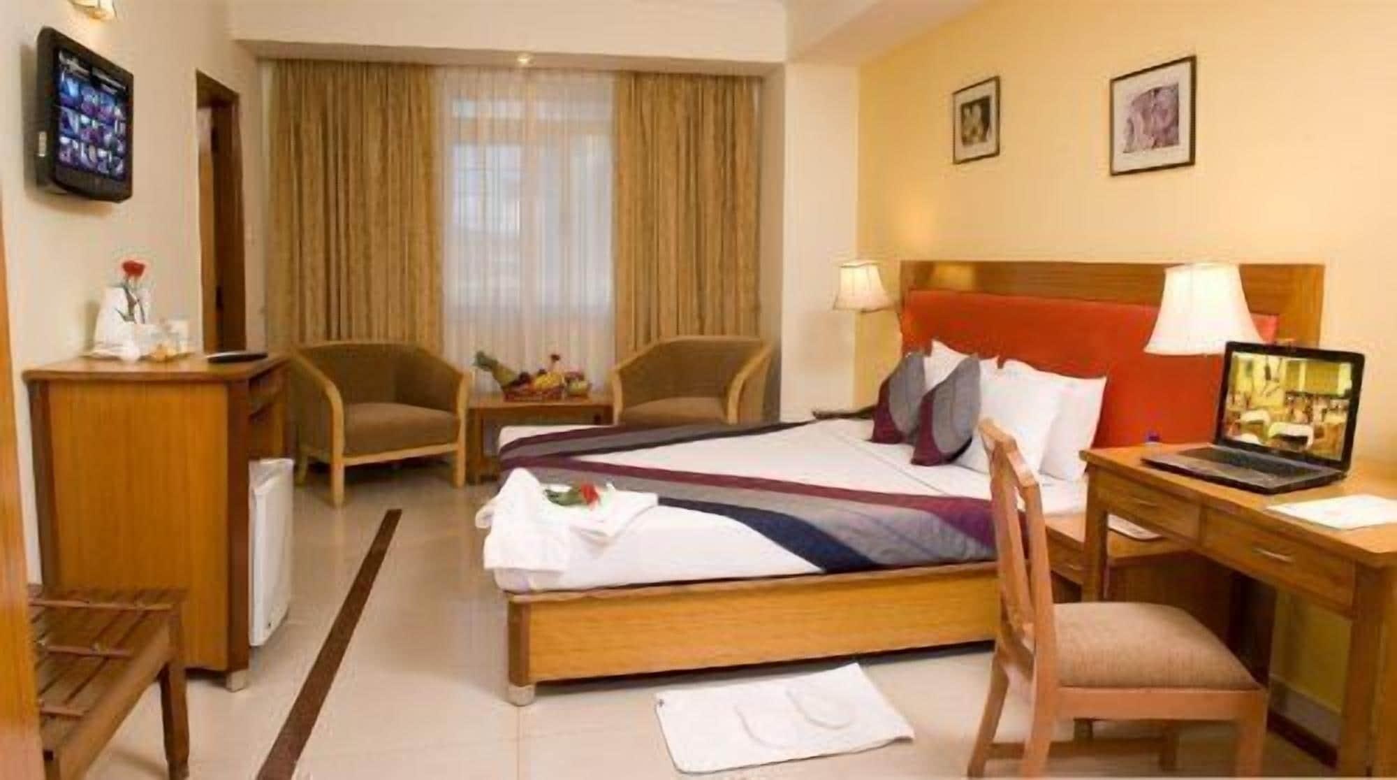 Hotel Ramanashree Brunton Bangalore Exterior foto
